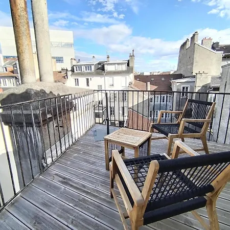 Le Nid Citadin - Ultra Calme - Terrasse Avec Vue 波城
